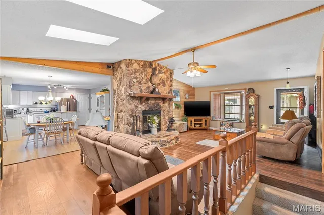 $299,500 | 5190 North Royale Drive, Imperial, MO 63052