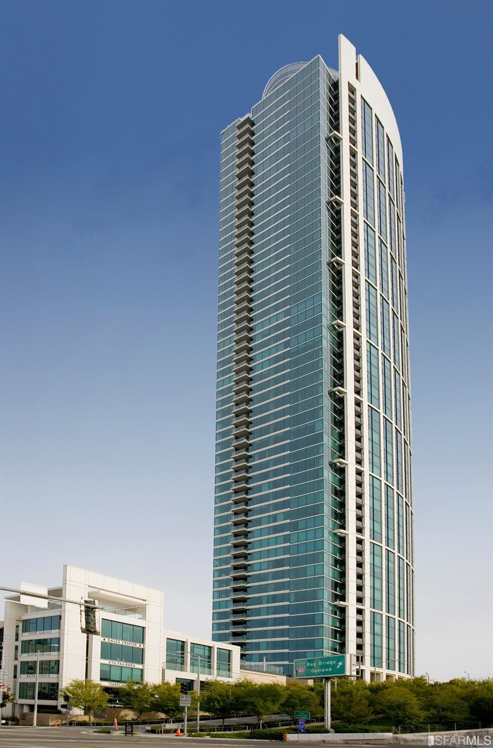 One Rincon Hill. 60 Story tower built in 2008