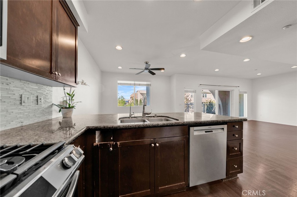 5450 Strand, Unit 202 Hawthorne, CA 90250 - Photo 13 of 75