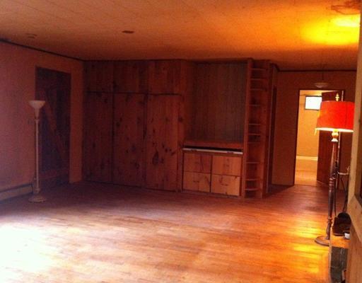 261 New County Road Saco, ME 04072 - Photo 12 of 16 Living Room.