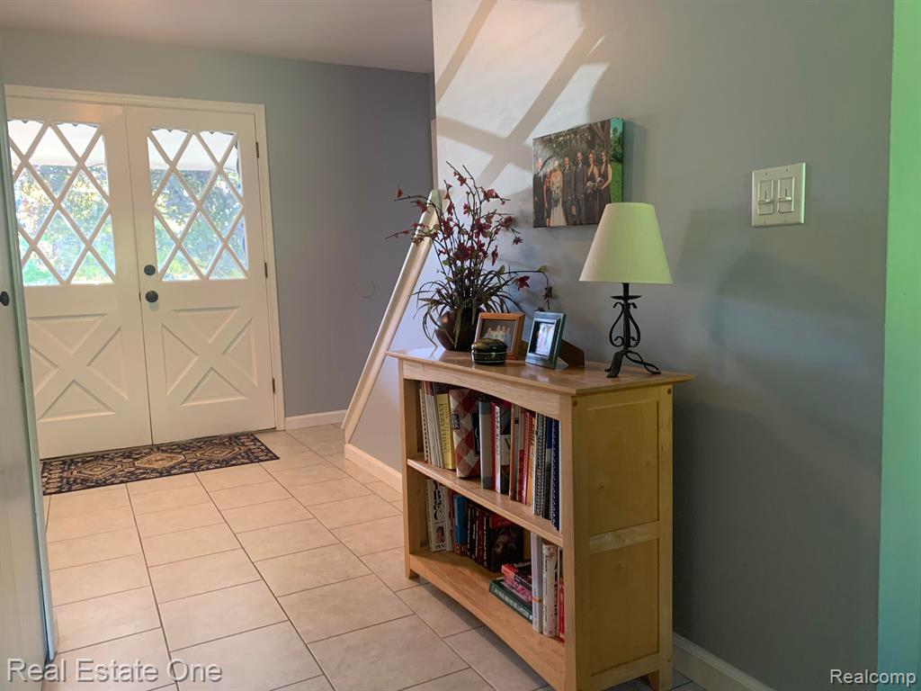 874 Bridgestone Drive Rochester Hills, MI 48309 - Photo 7 of 45