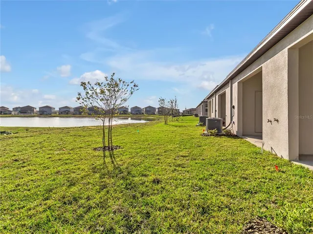 a view of room with an empty space