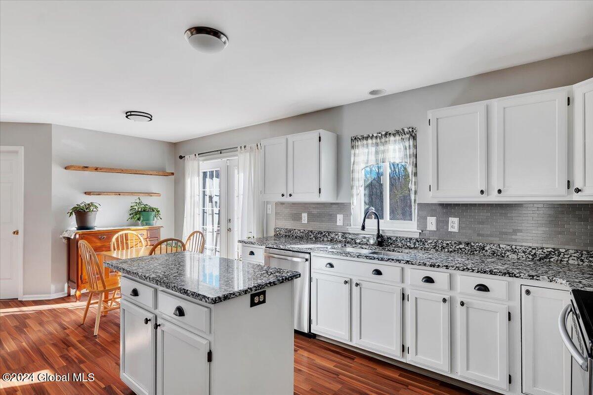 36 Falcon Chase Rensselaer, NY 12144 - Photo 16 of 47 16-P1256249