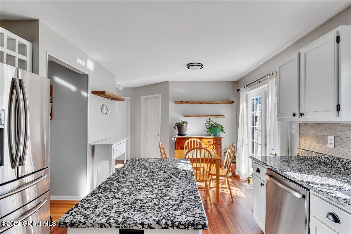 36 Falcon Chase Rensselaer, NY 12144 - Photo 17 of 47 17-P1256255