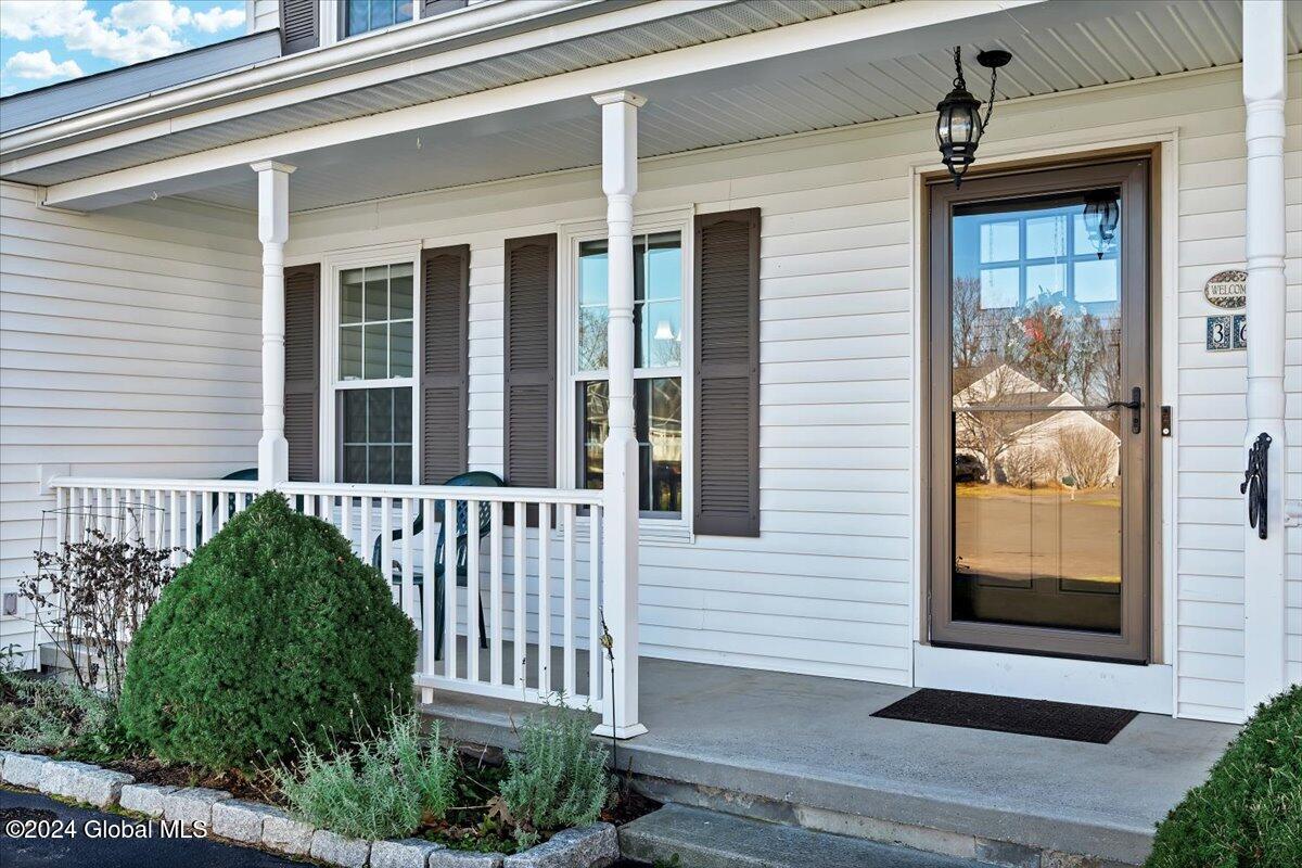 36 Falcon Chase Rensselaer, NY 12144 - Photo 3 of 47 03-P1256124