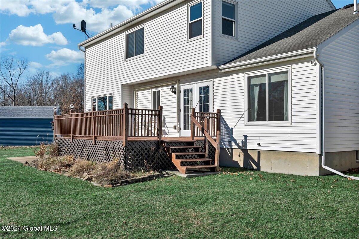 36 Falcon Chase Rensselaer, NY 12144 - Photo 36 of 47 38-P1256154