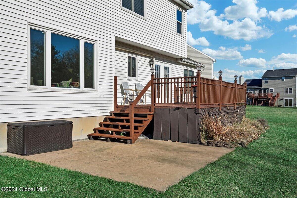 36 Falcon Chase Rensselaer, NY 12144 - Photo 37 of 47 39-P1256164