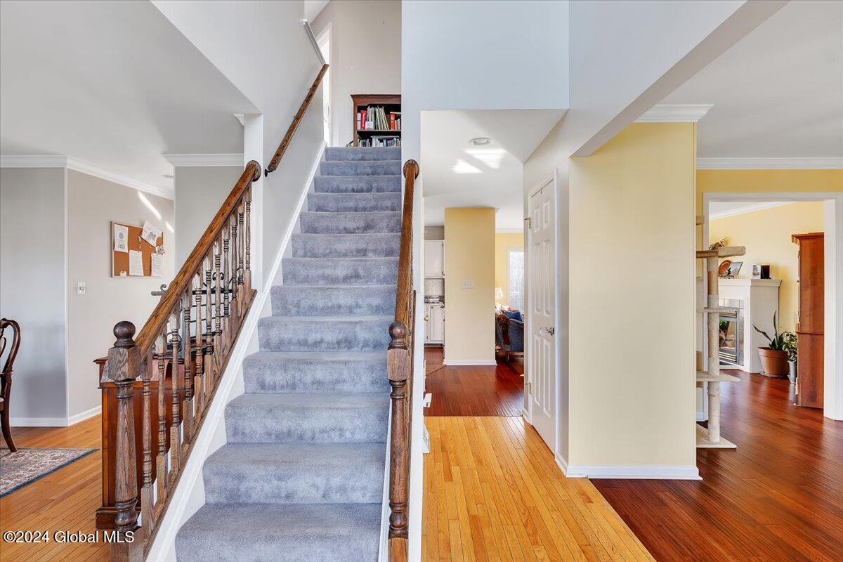 36 Falcon Chase Rensselaer, NY 12144 - Photo 7 of 47 07-P1256190