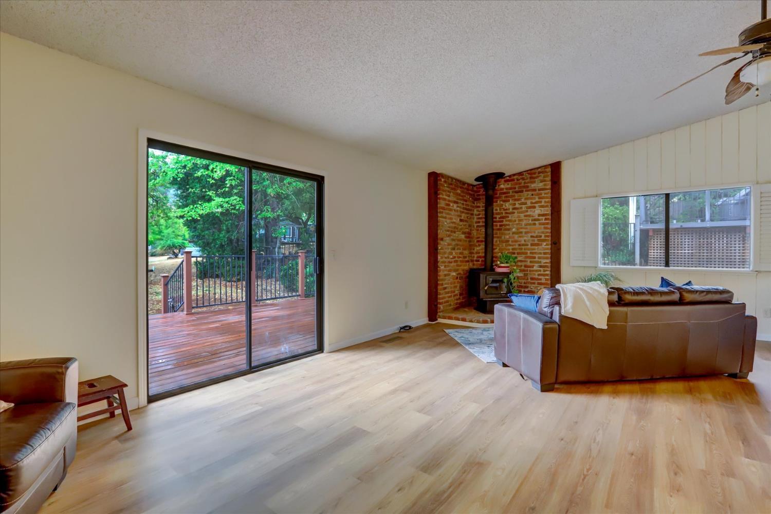 11219 Bobolink Way Auburn, CA 95602 - Photo 5 of 45