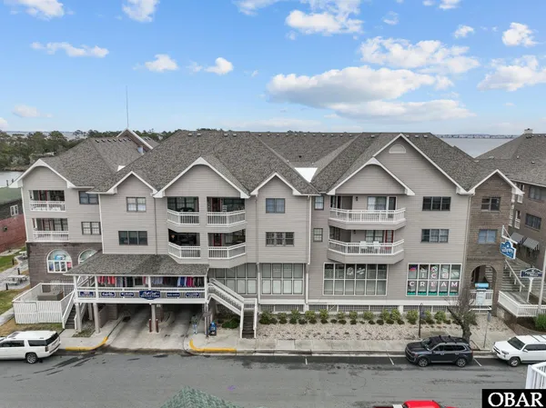 $400,000 | 207 Queen Elizabeth Avenue, Unit 17, Manteo, NC 27954