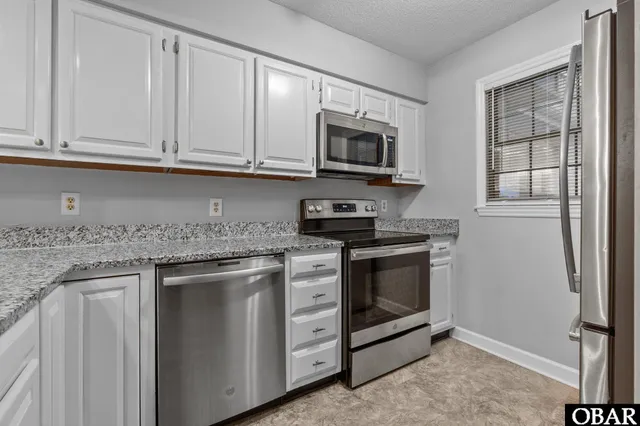 $400,000 | 207 Queen Elizabeth Avenue, Unit 17, Manteo, NC 27954