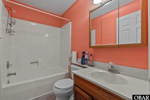 $400,000 | 207 Queen Elizabeth Avenue, Unit 17, Manteo, NC 27954