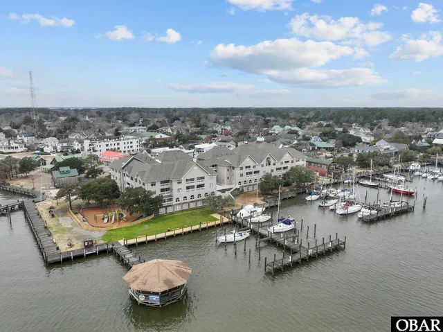 $400,000 | 207 Queen Elizabeth Avenue, Unit 17, Manteo, NC 27954