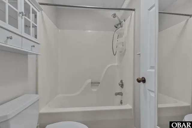 $400,000 | 207 Queen Elizabeth Avenue, Unit 17, Manteo, NC 27954