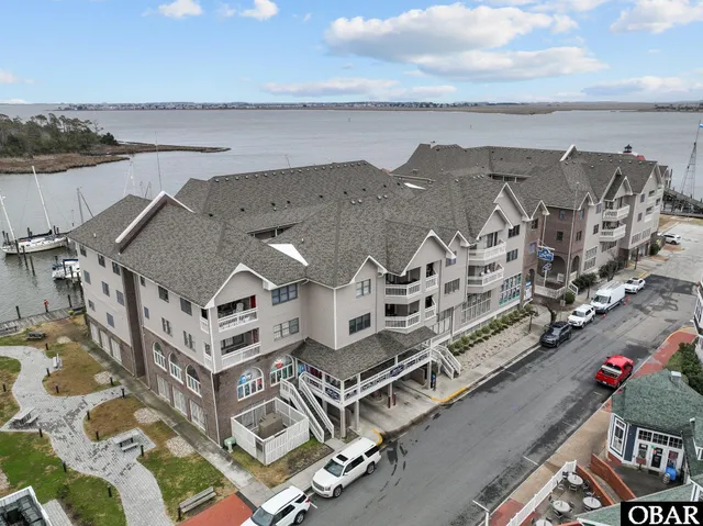 $400,000 | 207 Queen Elizabeth Avenue, Unit 17, Manteo, NC 27954