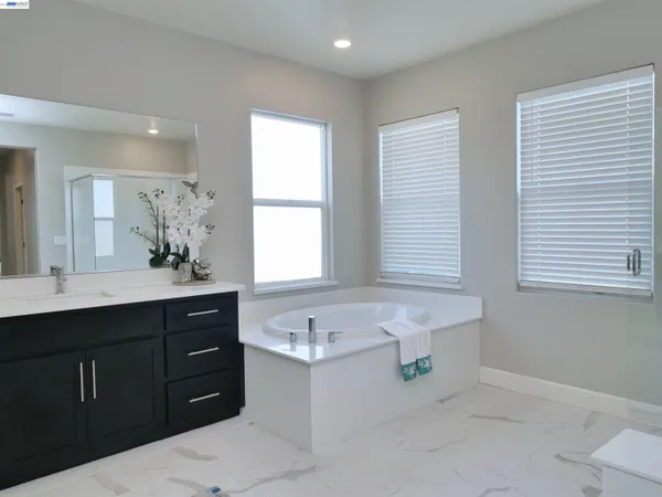 $949,000 | 2582 Azalea Avenue, Tracy, CA 95376