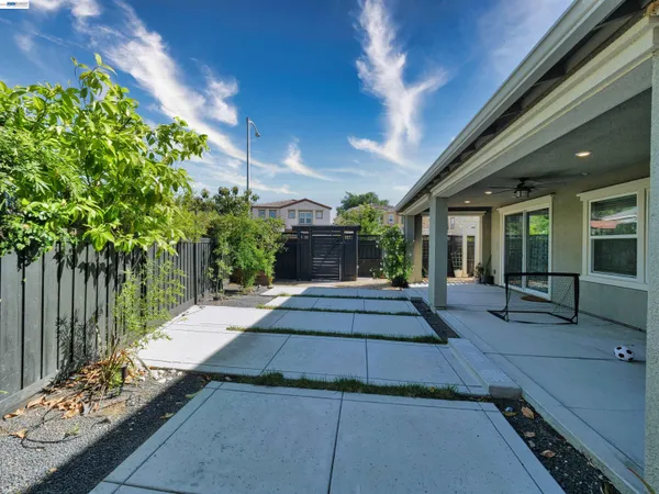 $949,000 | 2582 Azalea Avenue, Tracy, CA 95376