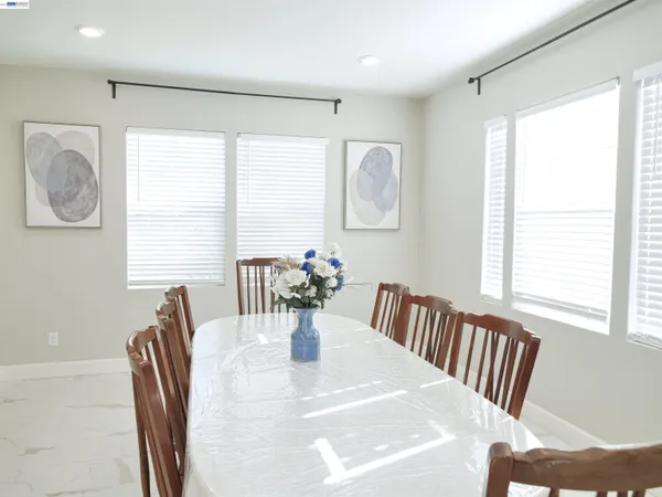 $949,000 | 2582 Azalea Avenue, Tracy, CA 95376
