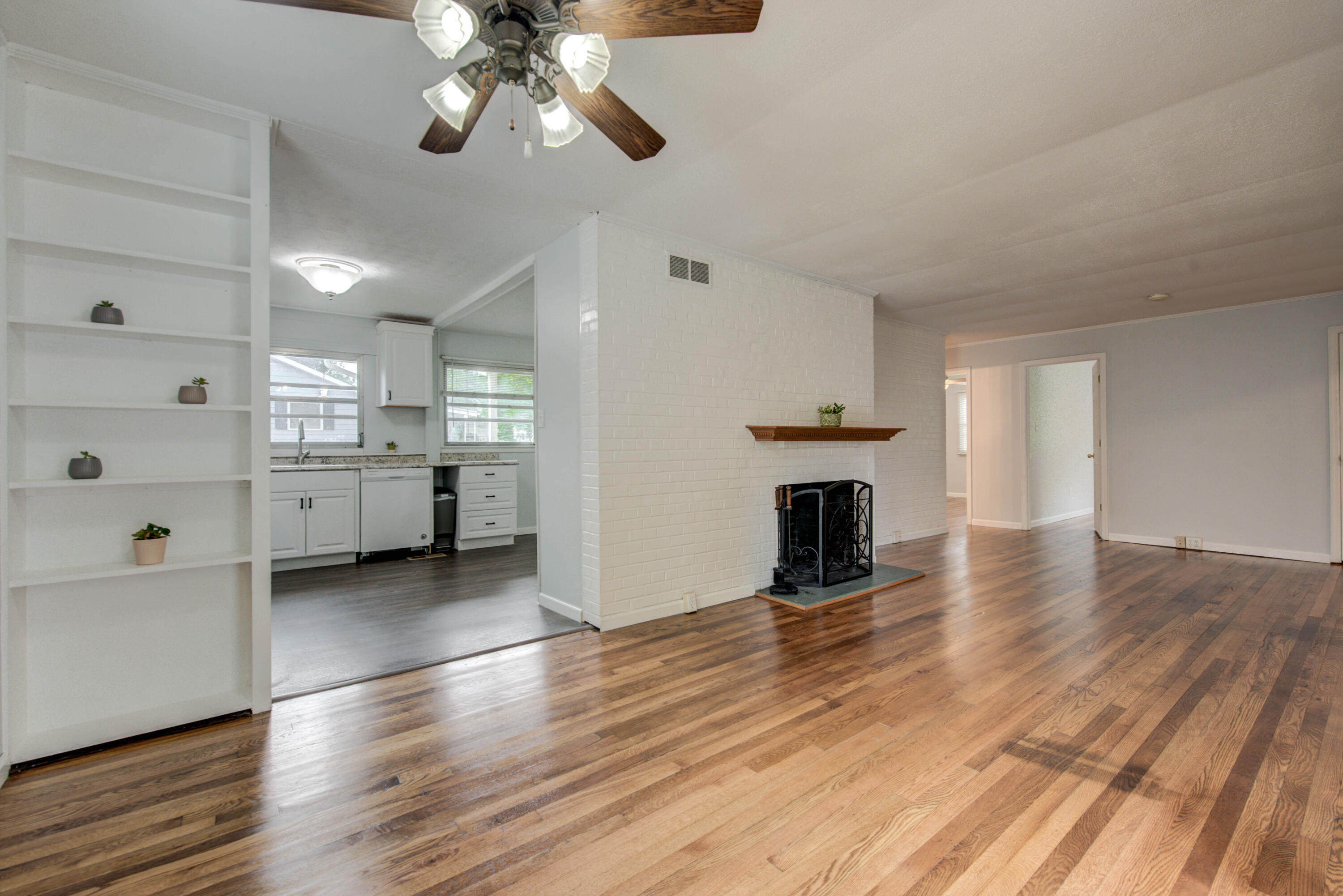 104 Thelma Road Oak Ridge, TN 37830 - Photo 8 of 28 8