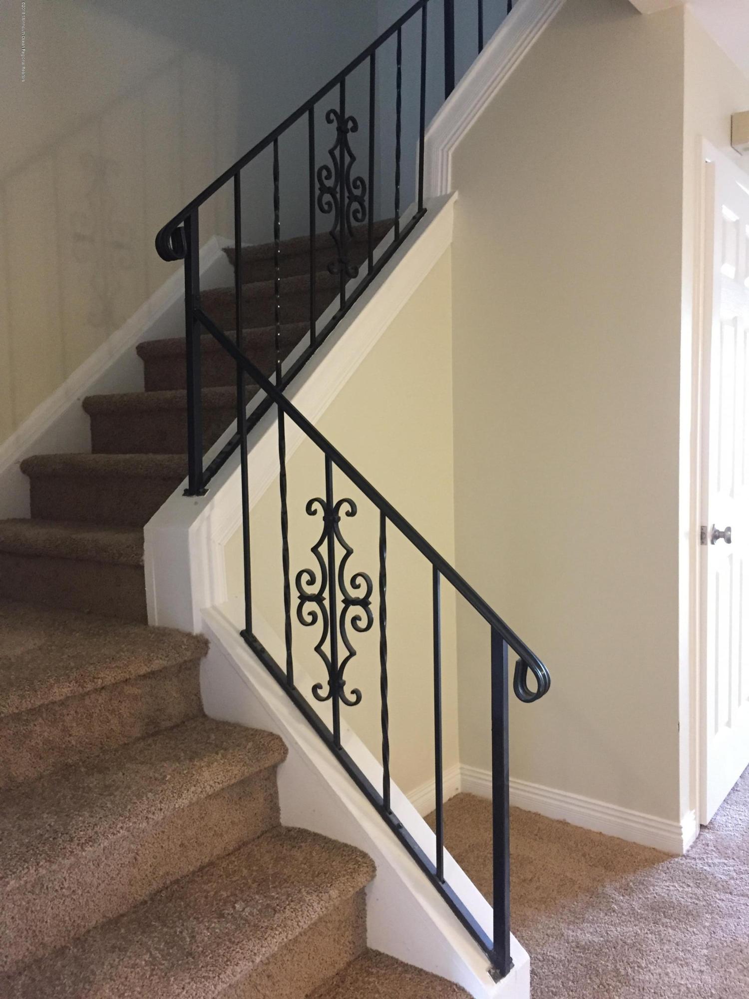 60 County Road, Unit K056 Cliffwood, NJ 07721 - Photo 11 of 18 Staircase
