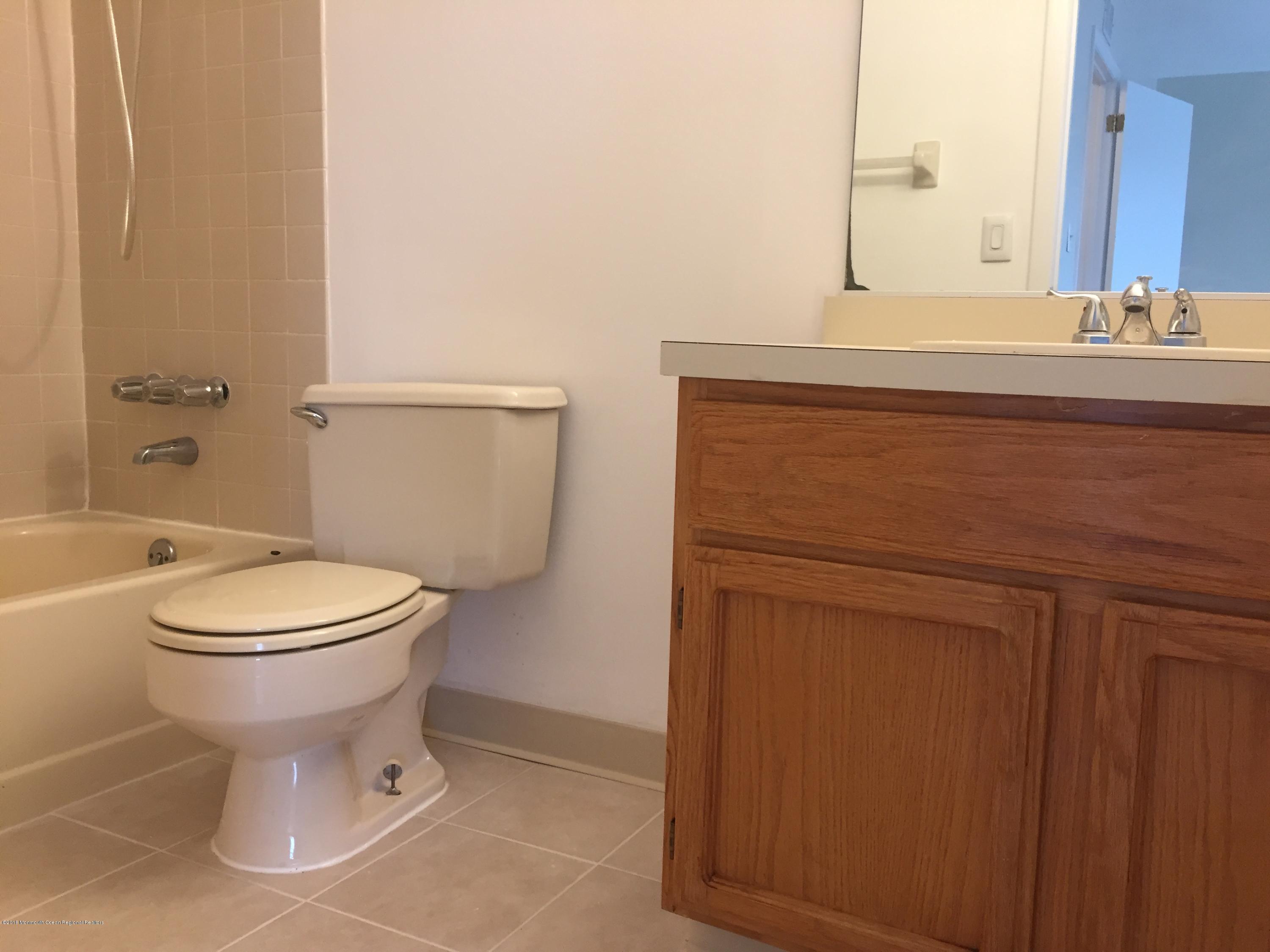 60 County Road, Unit K056 Cliffwood, NJ 07721 - Photo 18 of 18 Bathroom 2