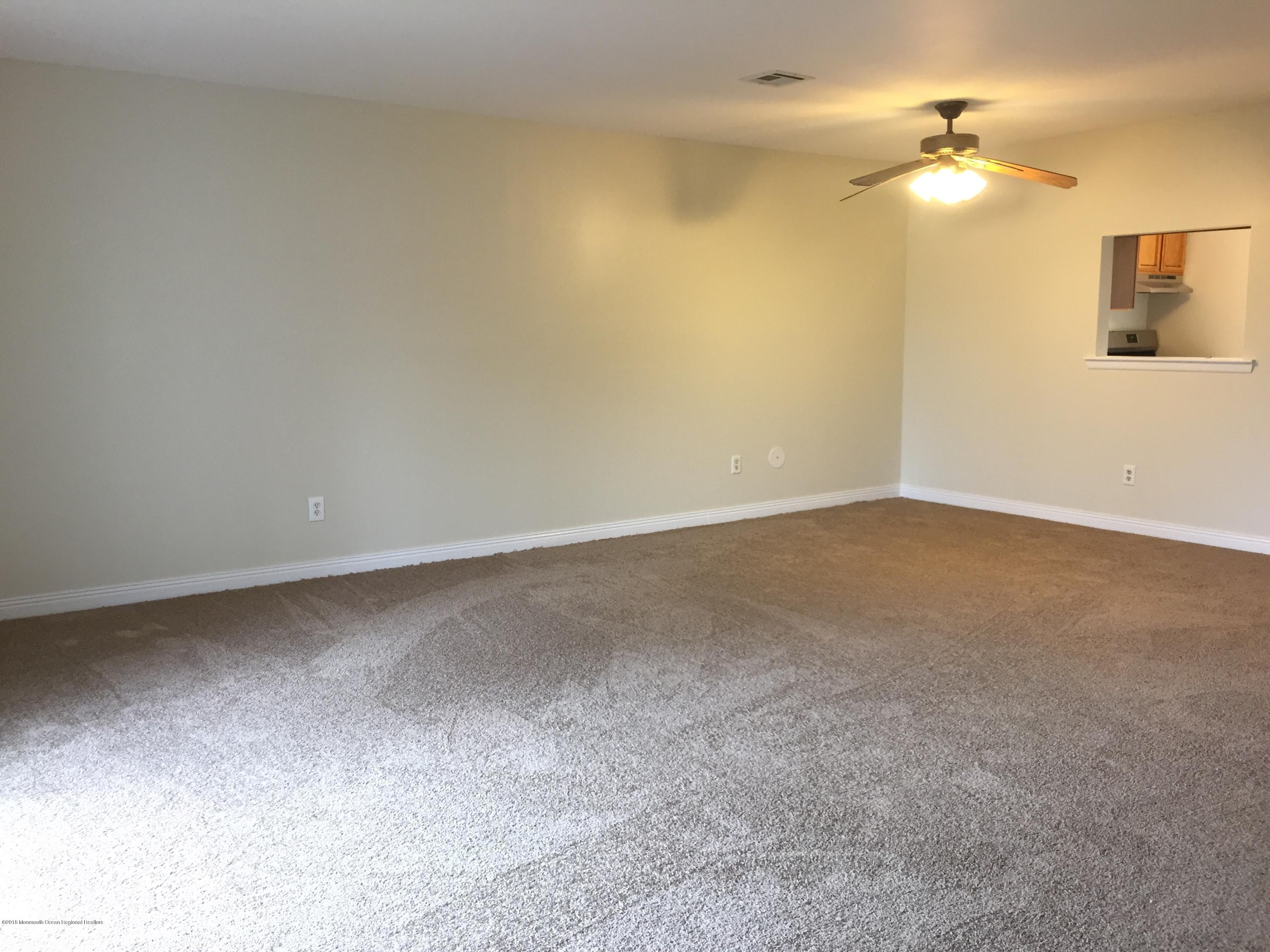 60 County Road, Unit K056 Cliffwood, NJ 07721 - Photo 10 of 18 Dining Room