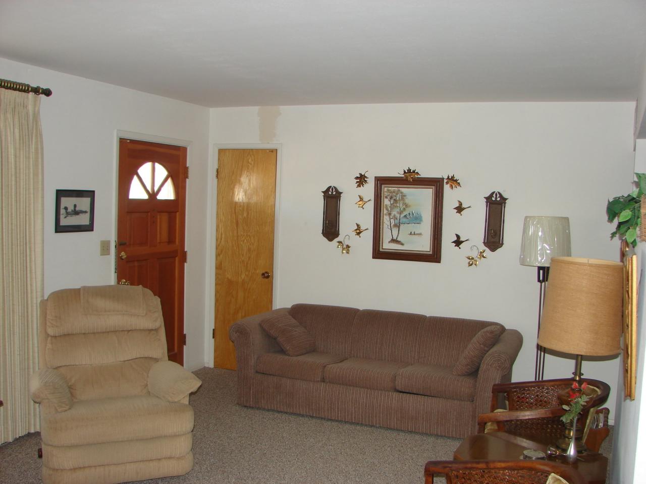 5407 East Decatur Street Mesa, AZ 85205 - Photo 8 of 11 Living Room