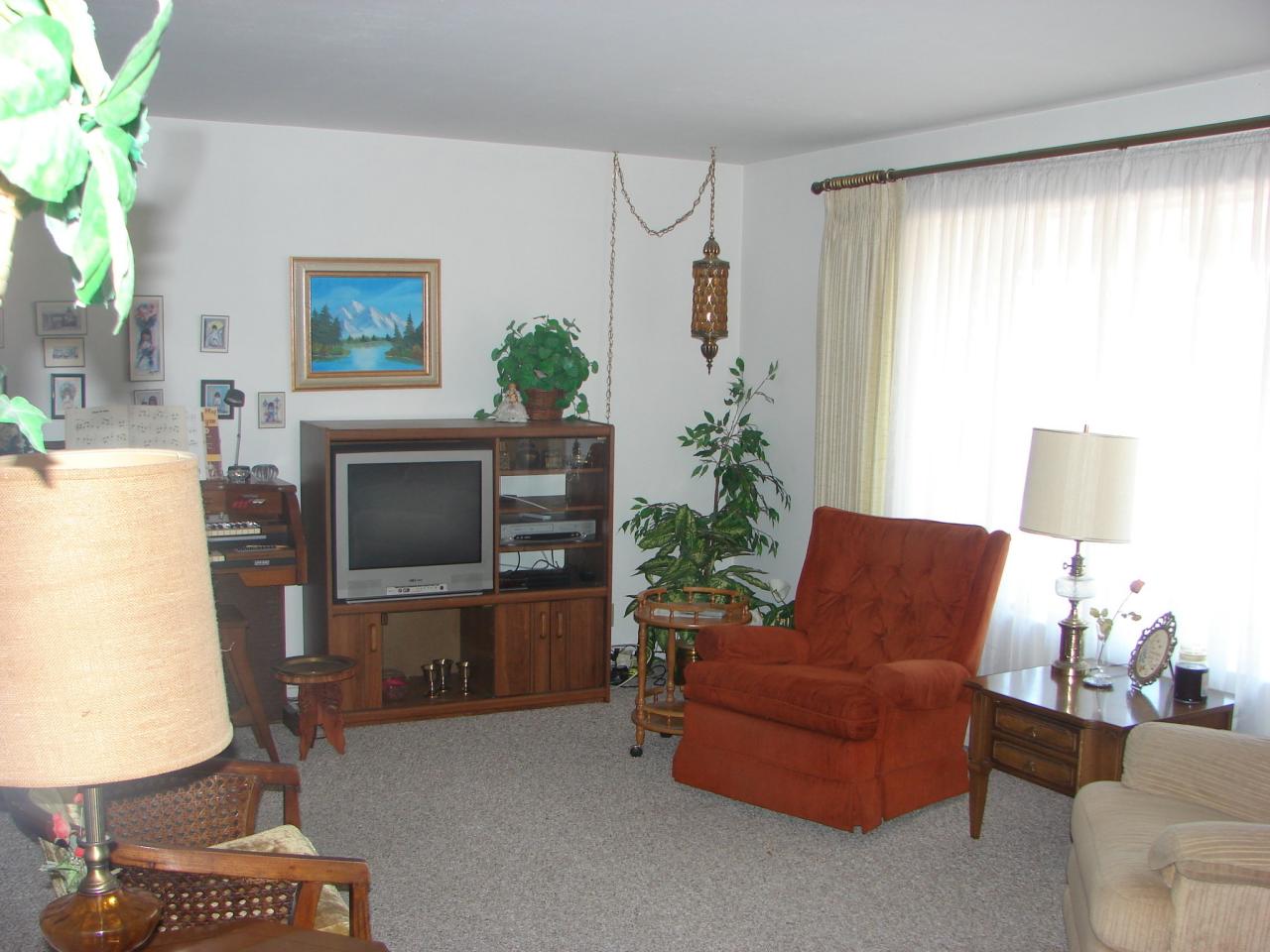 5407 East Decatur Street Mesa, AZ 85205 - Photo 9 of 11 Living Room