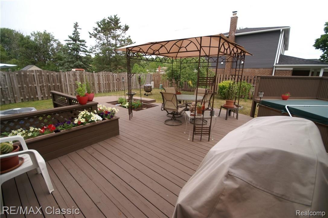 6010 Wedgewood Road Canton, MI 48187 - Photo 35 of 44 PICT0085.JPG
