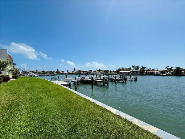 $1,850 | 1323 Bayshore Drive, Unit 203, Fort Pierce, FL 34949