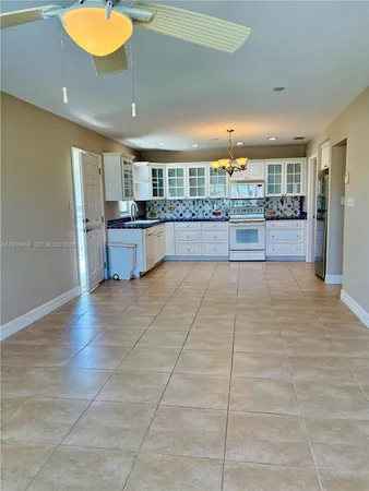 $1,850 | 1323 Bayshore Drive, Unit 203, Fort Pierce, FL 34949