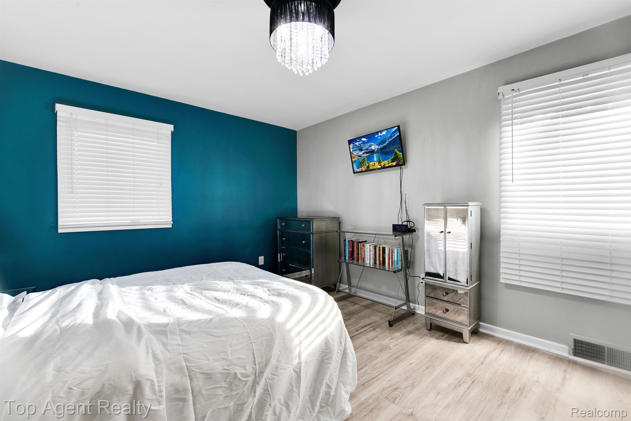 3261 Bathurst Avenue Rochester, MI 48309 - Photo 16 of 35 Gallery Image 16