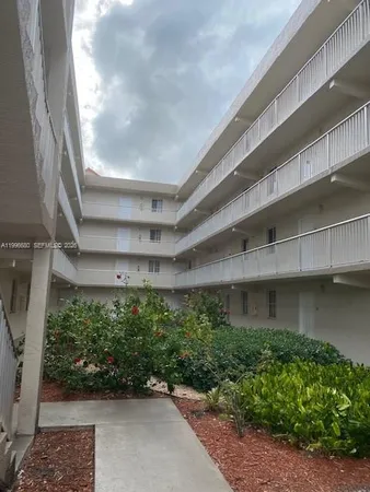$1,750 | 6195 Northwest 186th Street, Unit 109, Hialeah, FL 33015