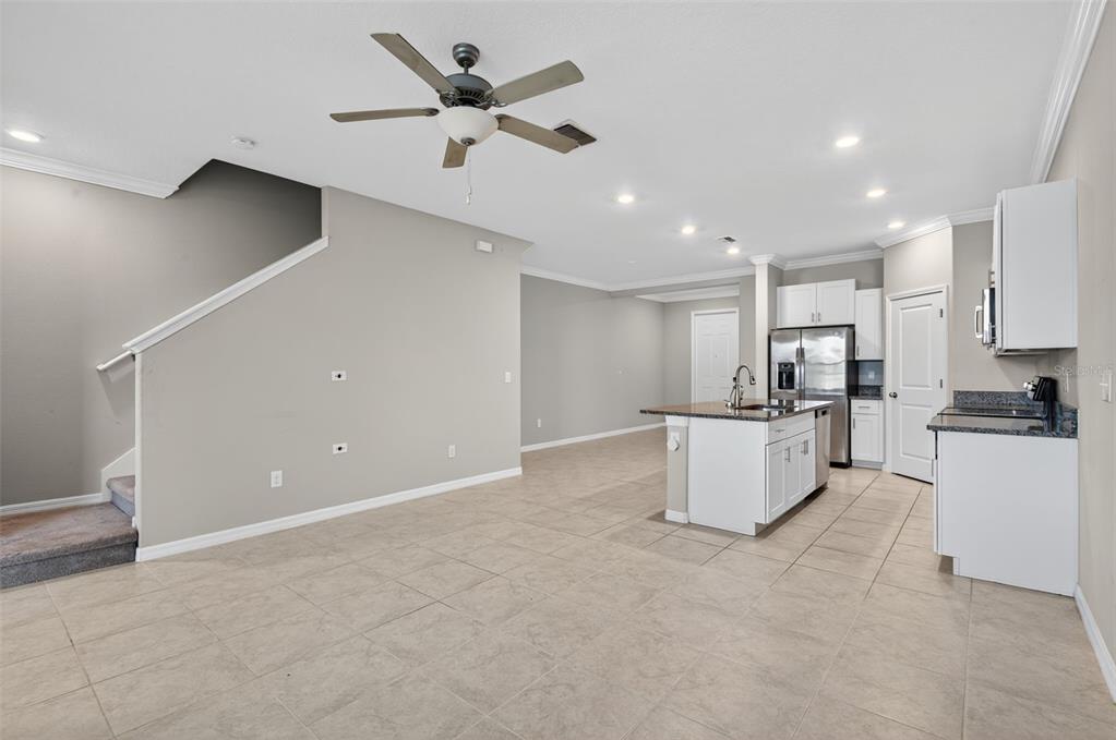 31967 Blue Passing Loop Wesley Chapel, FL 33545 - Photo 3 of 25