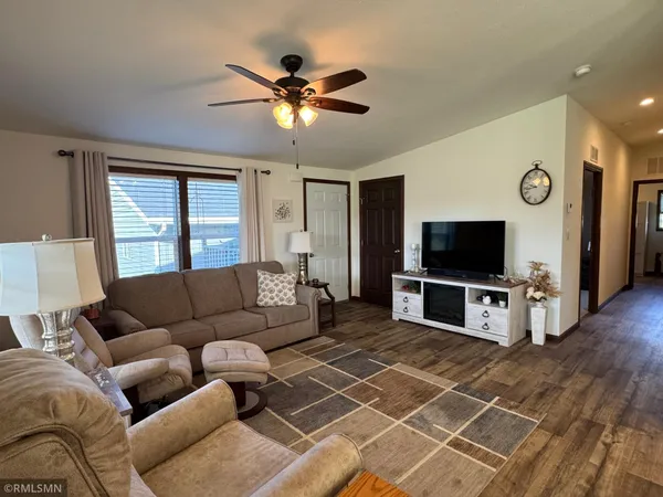 $179,900 | 10118 Benjamin Dr Pine, Pine City, MN 55063