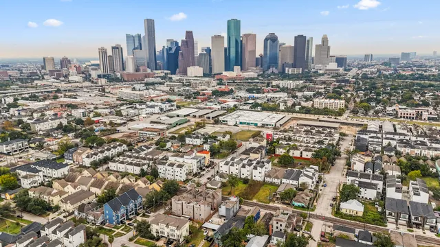 $359,900 | 1517 Colorado Street, Houston, TX 77007