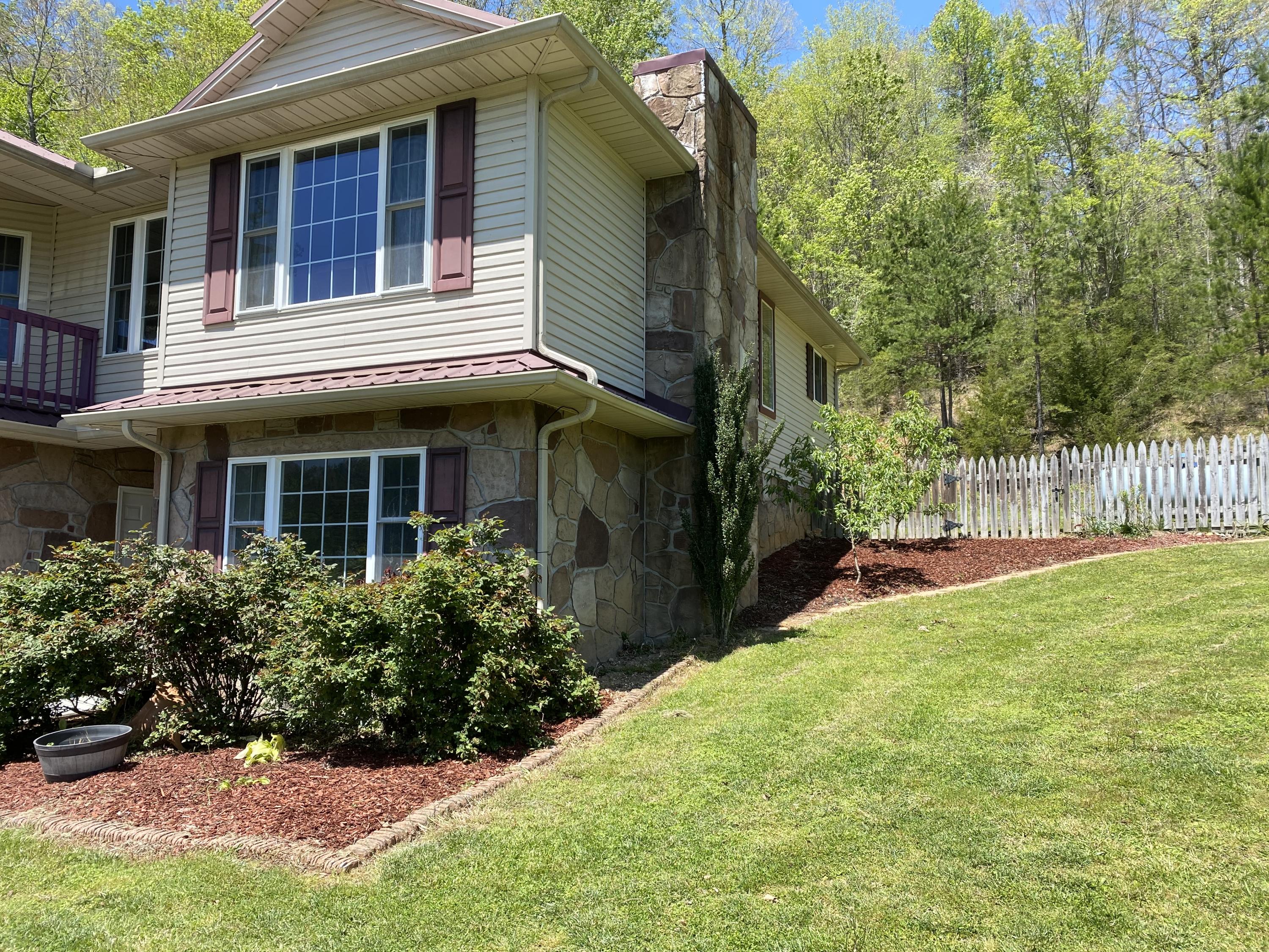 324 Pierce Road Speedwell, TN 37870 - Photo 2 of 32 03DAB64A-40FB-46EC-B7EE-23689B1AD6CC