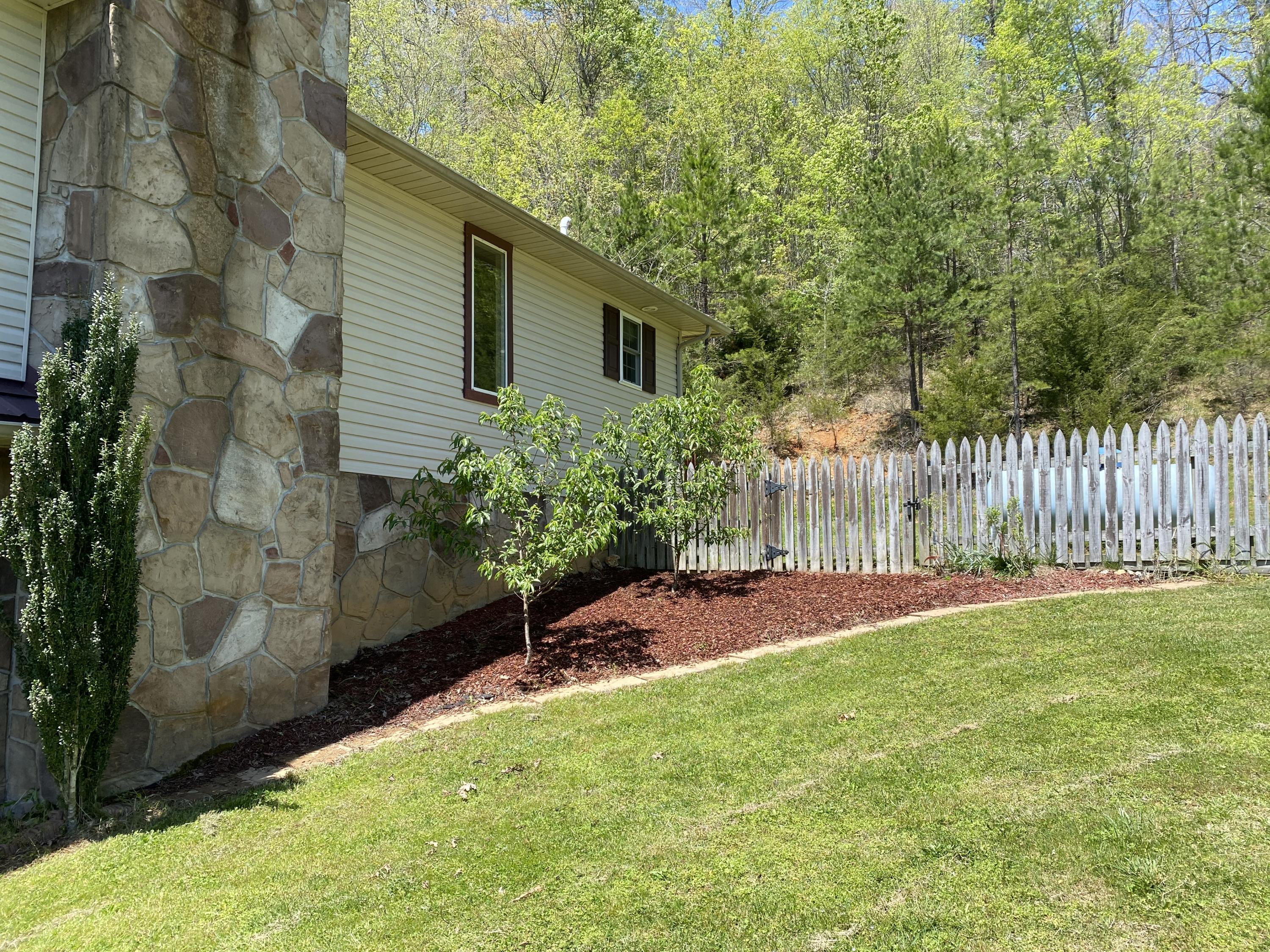 324 Pierce Road Speedwell, TN 37870 - Photo 3 of 32 015C5324-916D-45EB-9B77-2F864D798685