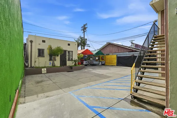 $799,000 | 2048 West Florence Avenue, Los Angeles, CA 90047