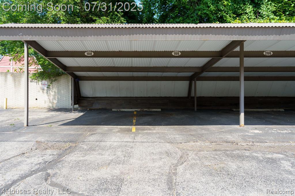 5273 Highland Road, Unit 108 Waterford, MI 48327 - Photo 11 of 39 Gallery Image 11