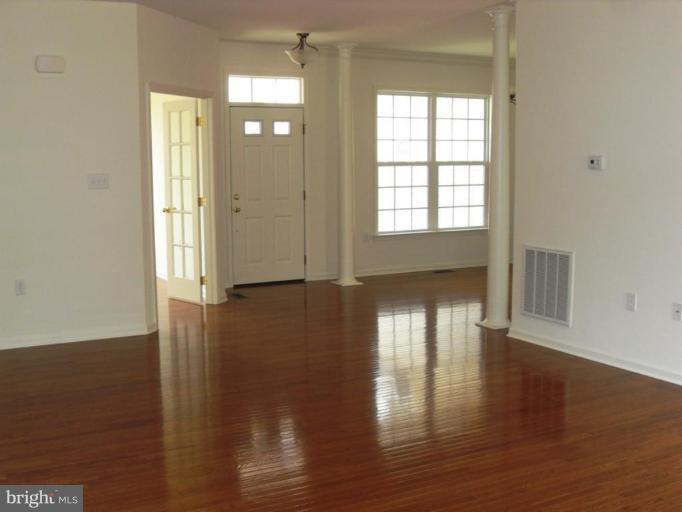 806 Rivanna Run Falling Waters, WV 25419 - Photo 22 of 30 Living Room #2