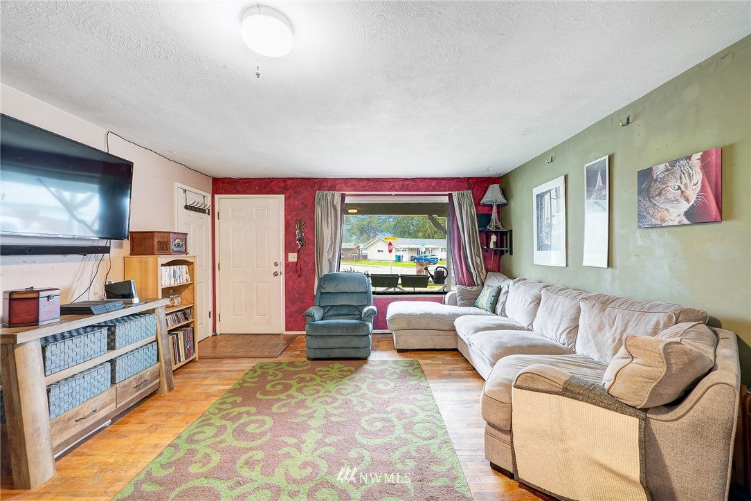 2712 R Street Southeast Auburn, WA 98002 - Photo 3 of 16 Gallery Image 3