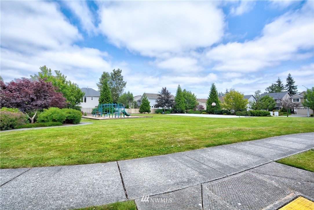 16229 35th Park Southeast Bothell, WA 98012 - Photo 23 of 23 a view of a garden and basketball court