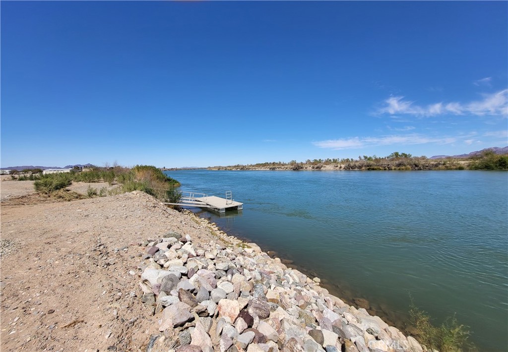 2678 Rio Vista Way Winterhaven, CA 92283 - Photo 12 of 15 View looking up the river
