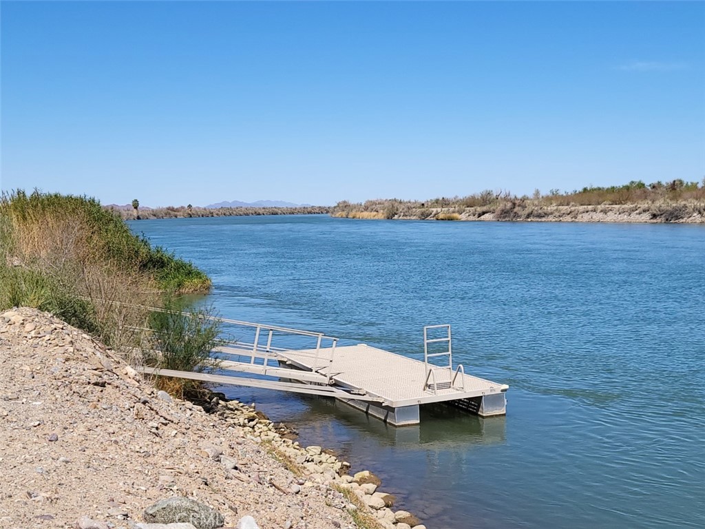 2678 Rio Vista Way Winterhaven, CA 92283 - Photo 7 of 15 Private boat dock, view from up river