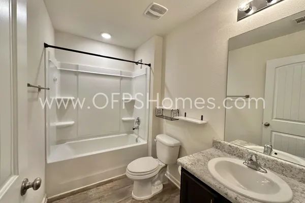 $2,300 | 812 Moorhen Way, Crestview, FL 32539