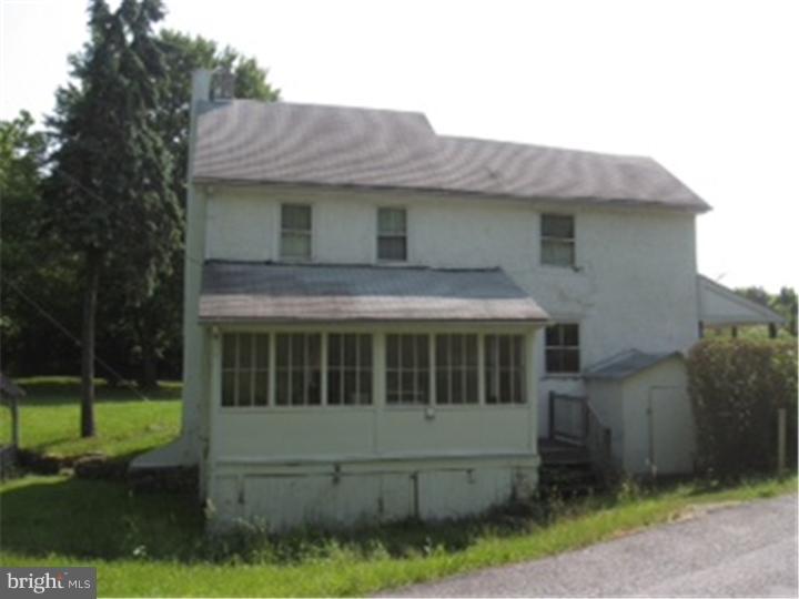 347 Isabella Road Elverson, PA 19520 - Photo 2 of 4 Exterior Back