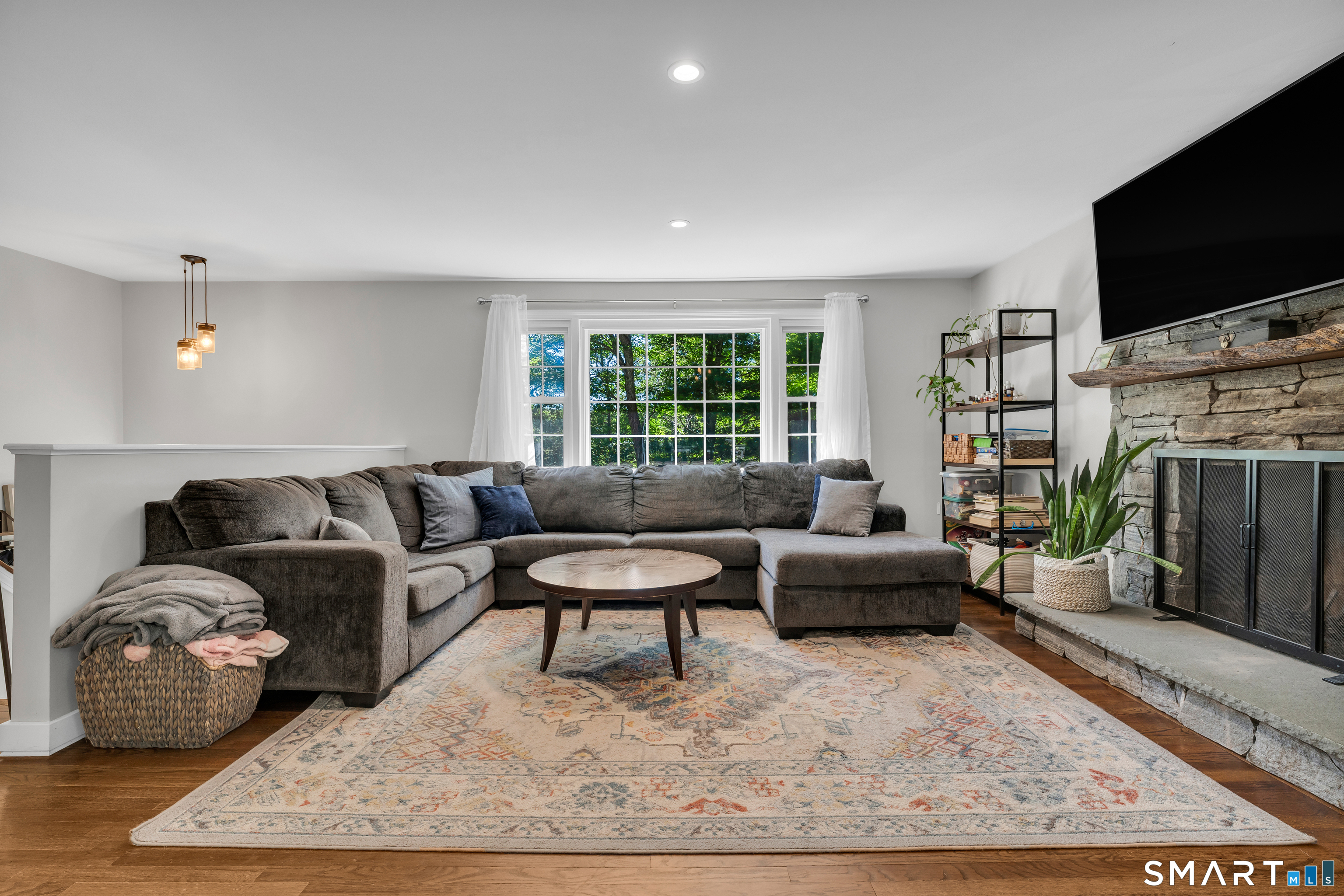 339 Boston Post Road East Lyme, CT 06333 - Photo 9 of 40