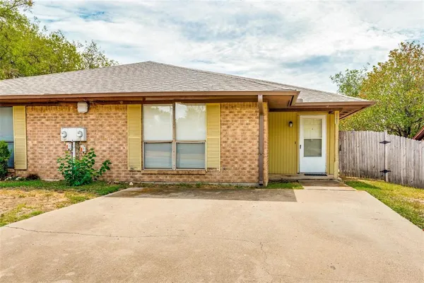 $1,600 | 1140 Jameson Street, Unit B, Weatherford, TX 76086