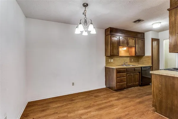 $1,600 | 1140 Jameson Street, Unit B, Weatherford, TX 76086